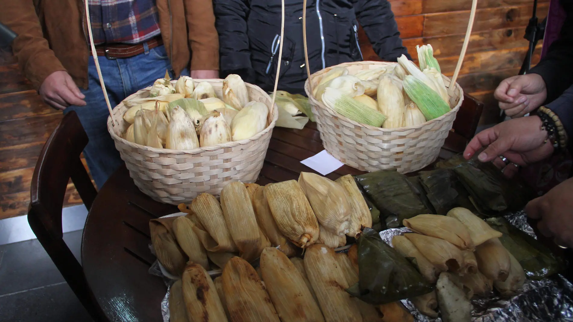 JE300120241900Tamales -Varios